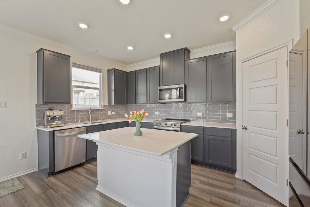 14500 Jackson Browning Ln - Photo 6
