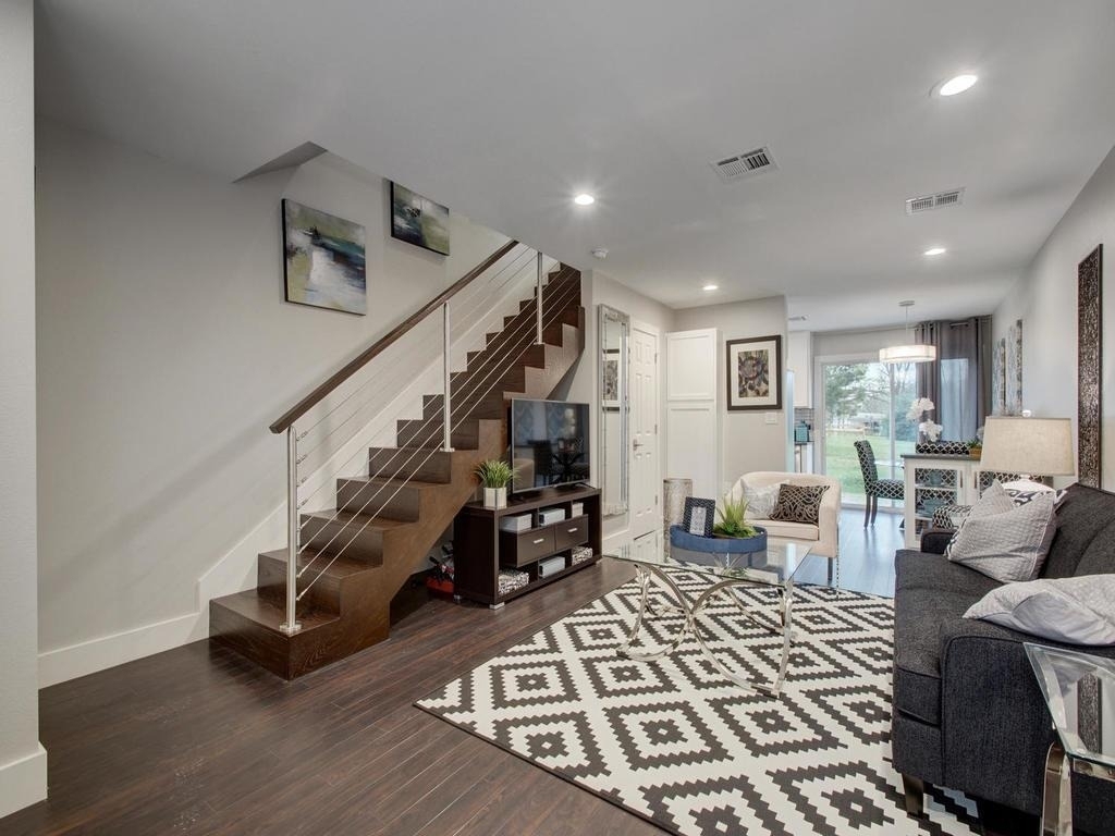 202 S College St - Photo 3