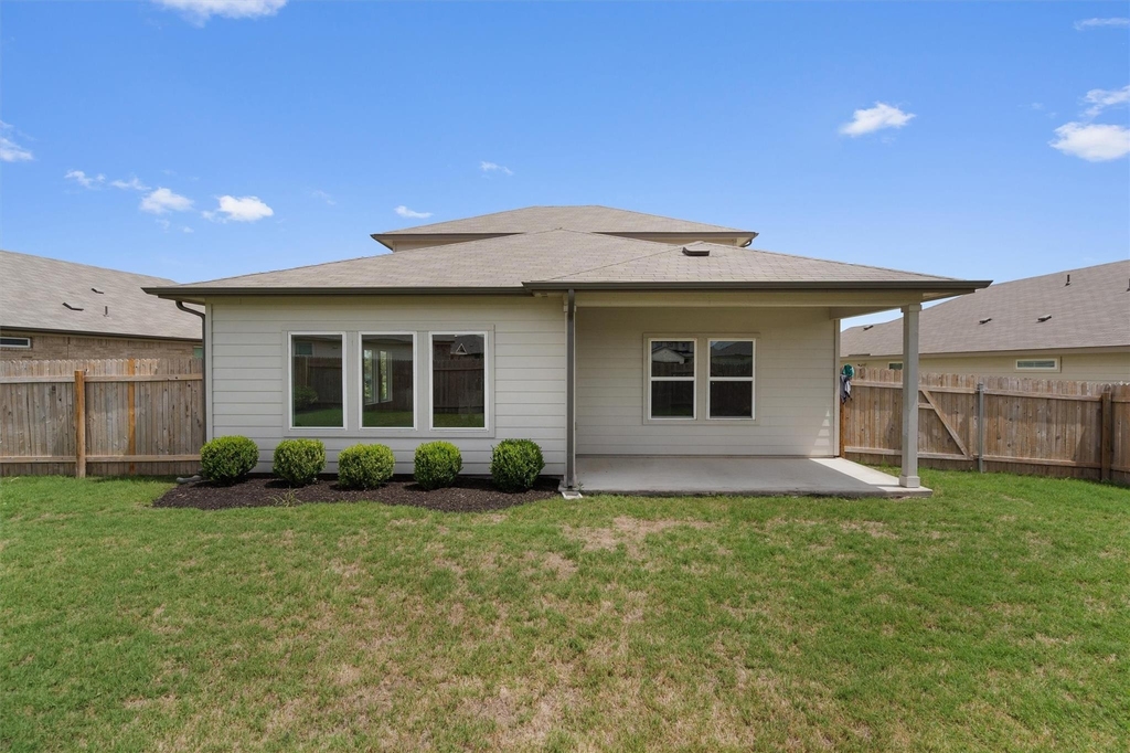 209 Golden Plains Pkwy - Photo 32