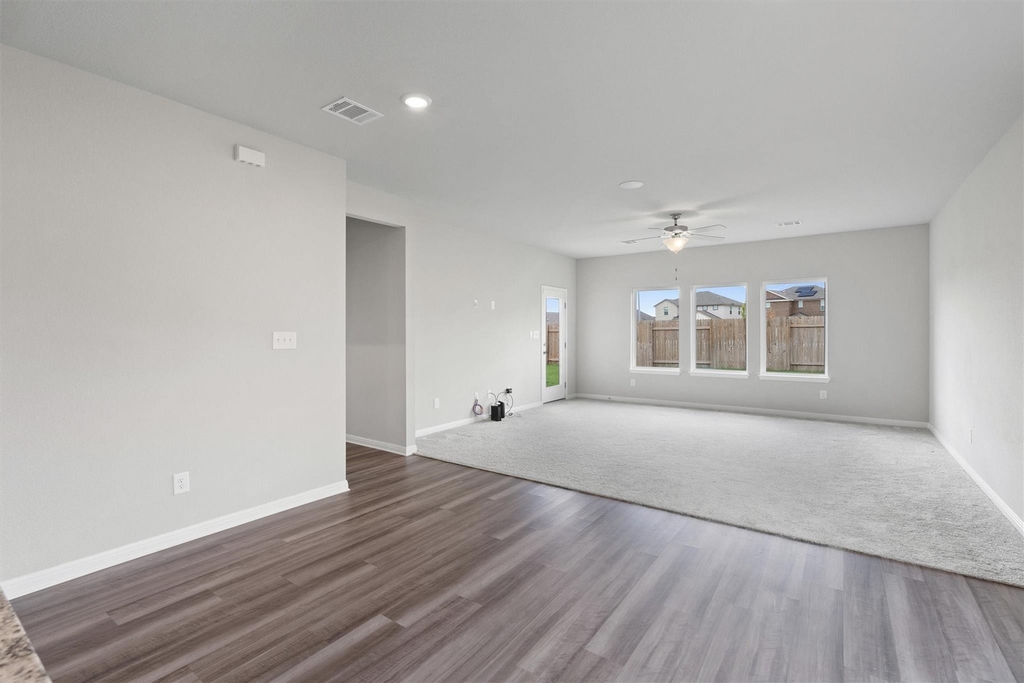 209 Golden Plains Pkwy - Photo 15