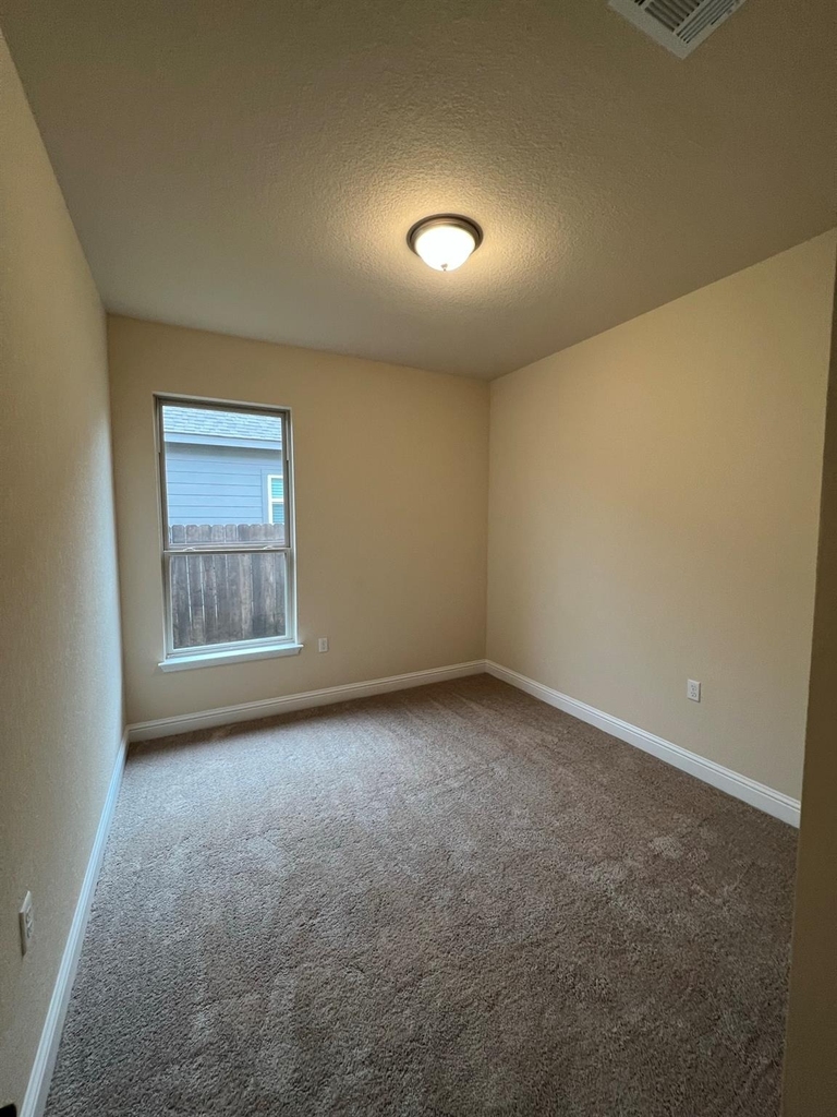 704 Falkland Trce - Photo 19