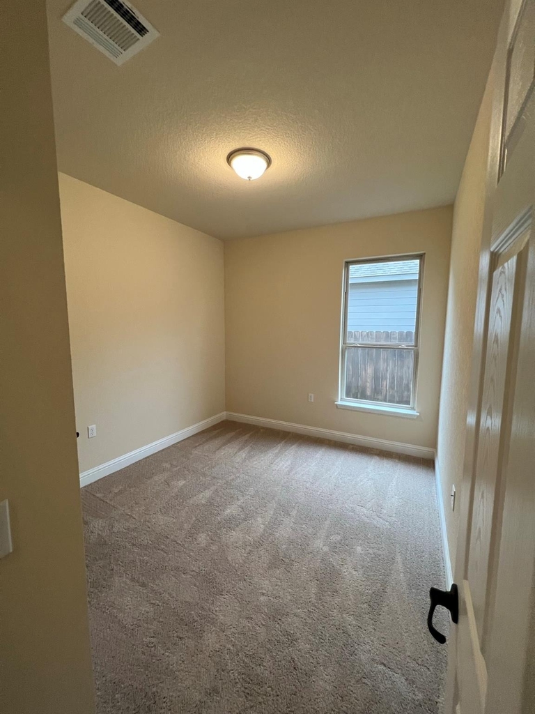 704 Falkland Trce - Photo 18