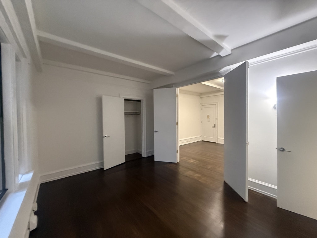 140 West 55th Street - Photo 4