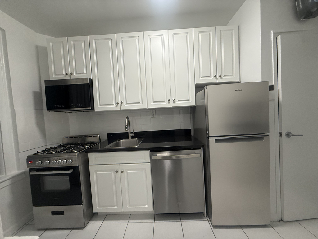 140 West 55th Street - Photo 8