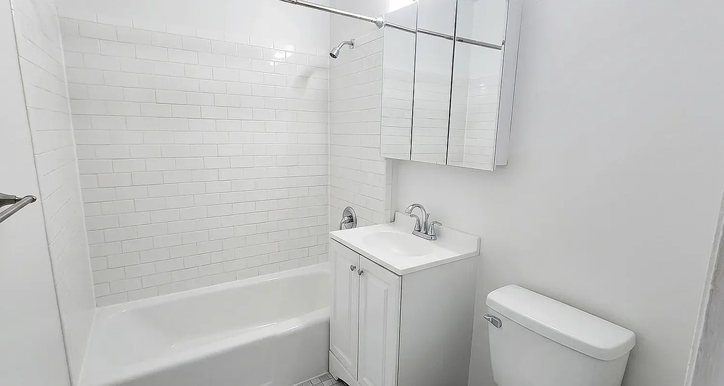 West 25th Street/ 8th ave - Photo 4
