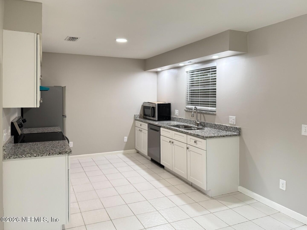 232 Aquarius Concourse - Photo 7