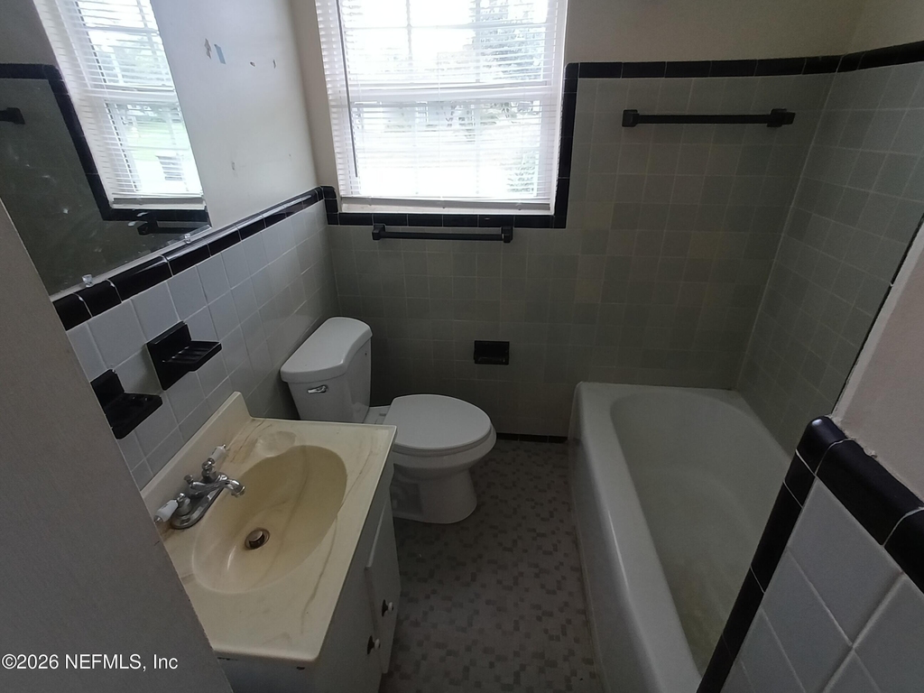 4919 Avent Drive - Photo 5
