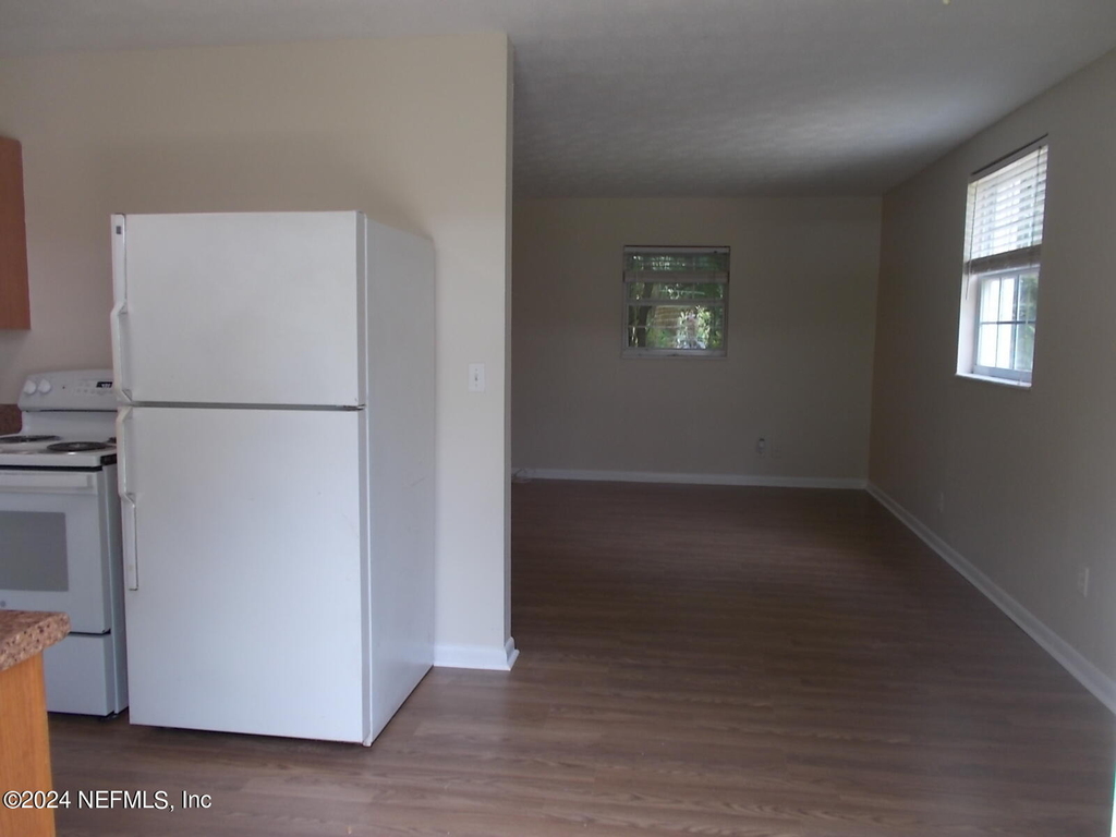 5730 Cruz Road - Photo 4