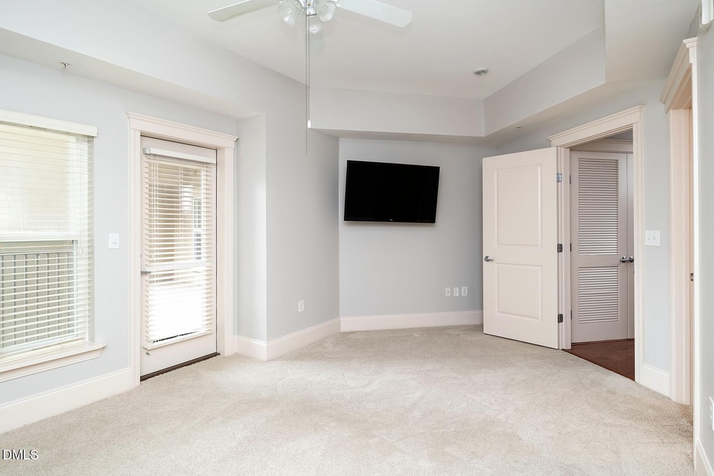 222 Glenwood Avenue - Photo 17