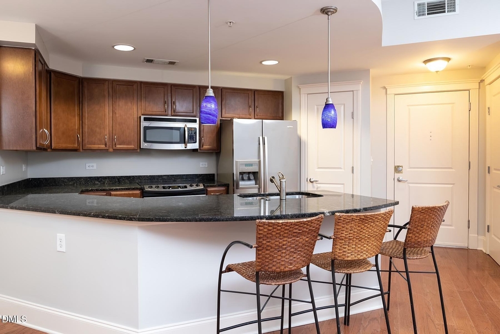 222 Glenwood Avenue - Photo 10
