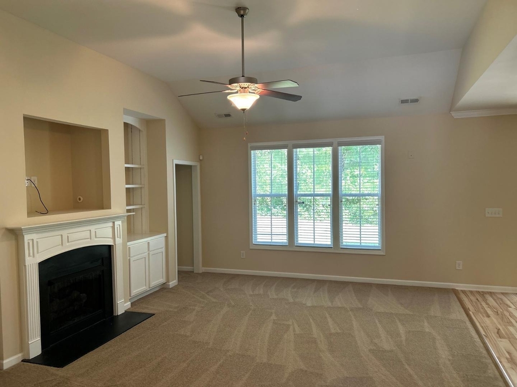 98 Verrazano Place - Photo 4