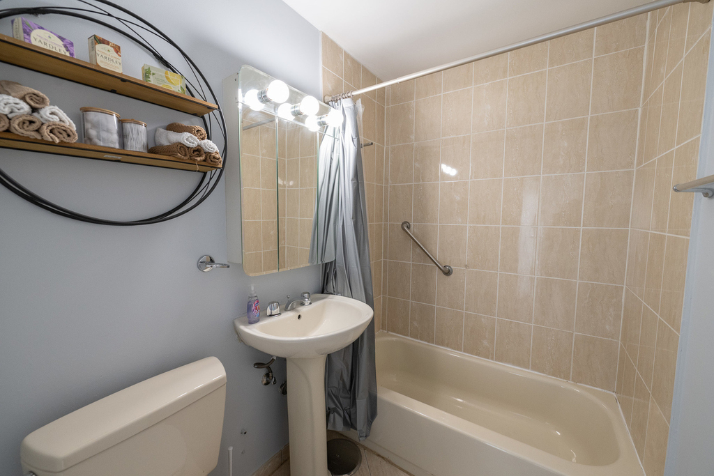 7337 S South Shore Drive - Photo 9