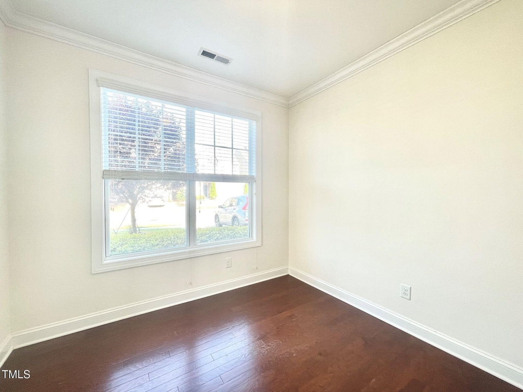 523 Finnbar Drive - Photo 4