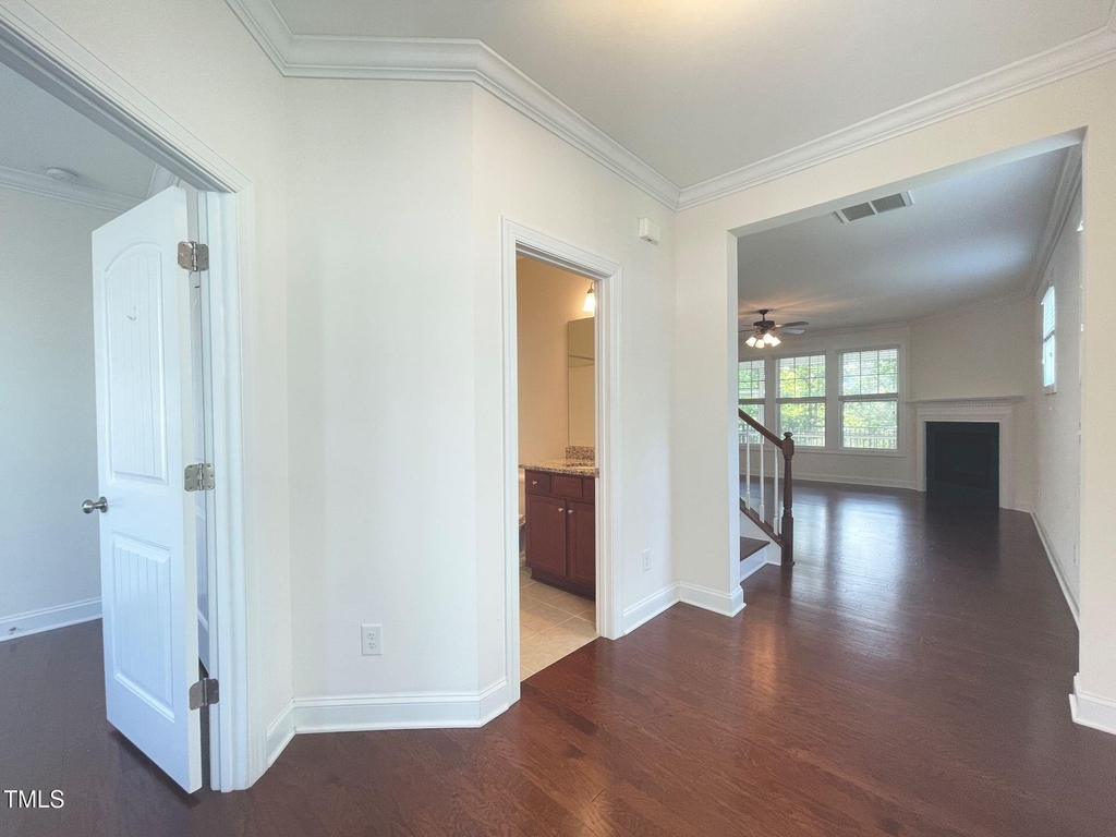 523 Finnbar Drive - Photo 3