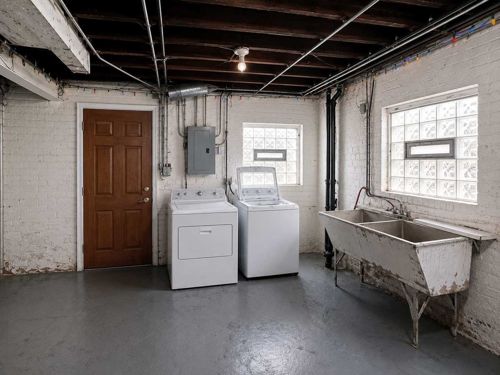 1819 East Avenue - Photo 10