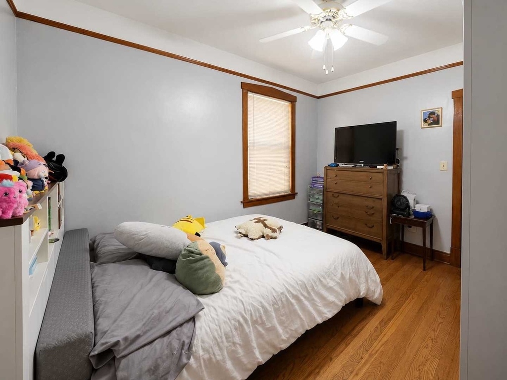 1819 East Avenue - Photo 3