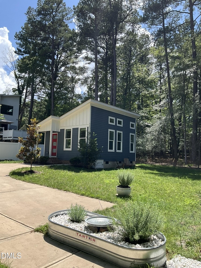 107 D Hillcrest Avenue - Photo 1