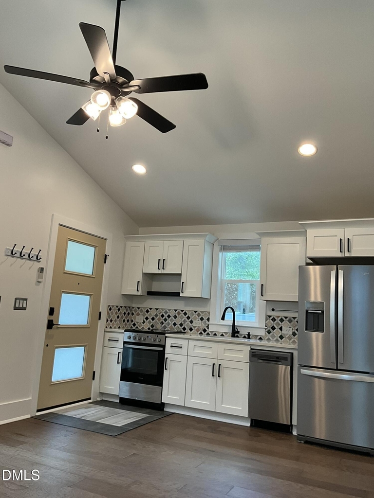 107 D Hillcrest Avenue - Photo 2