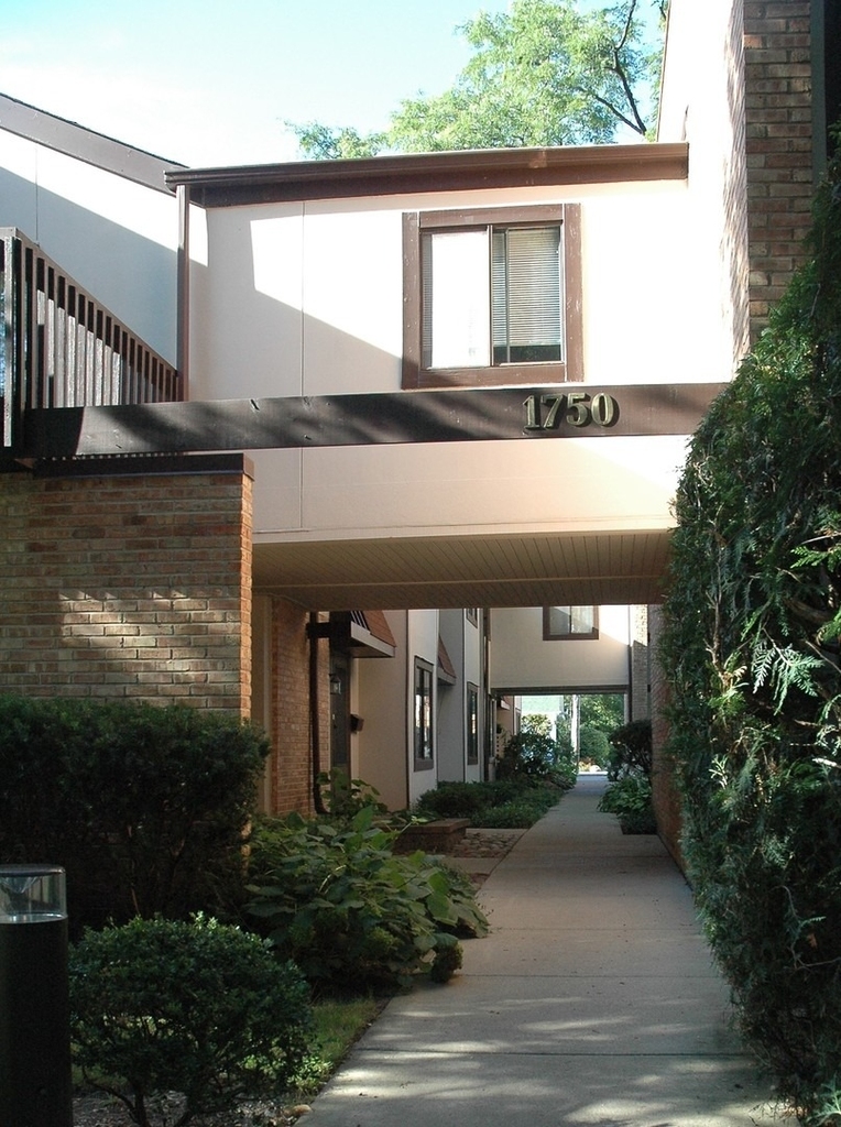 1750 Henley Street - Photo 0