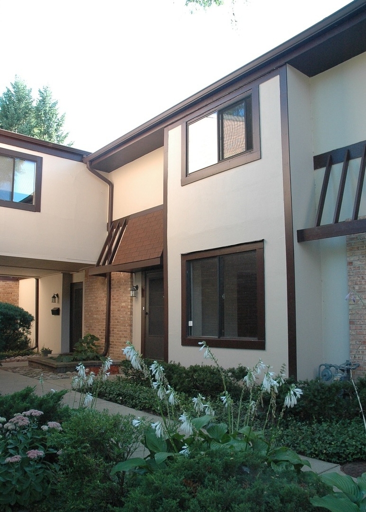 1750 Henley Street - Photo 1