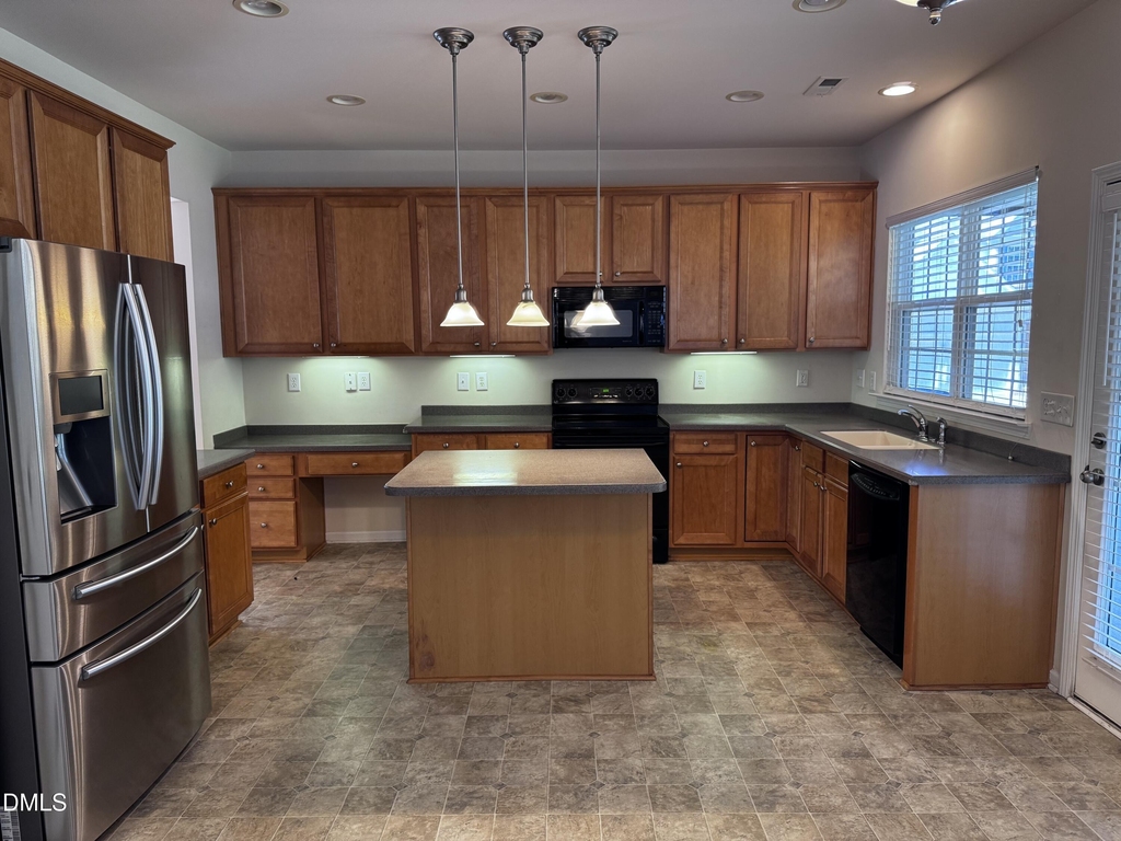 3303 Colorcott Street - Photo 5