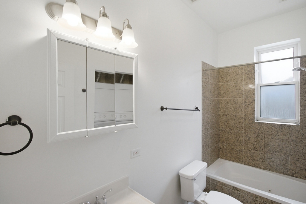 3760 W Fullerton Avenue - Photo 7