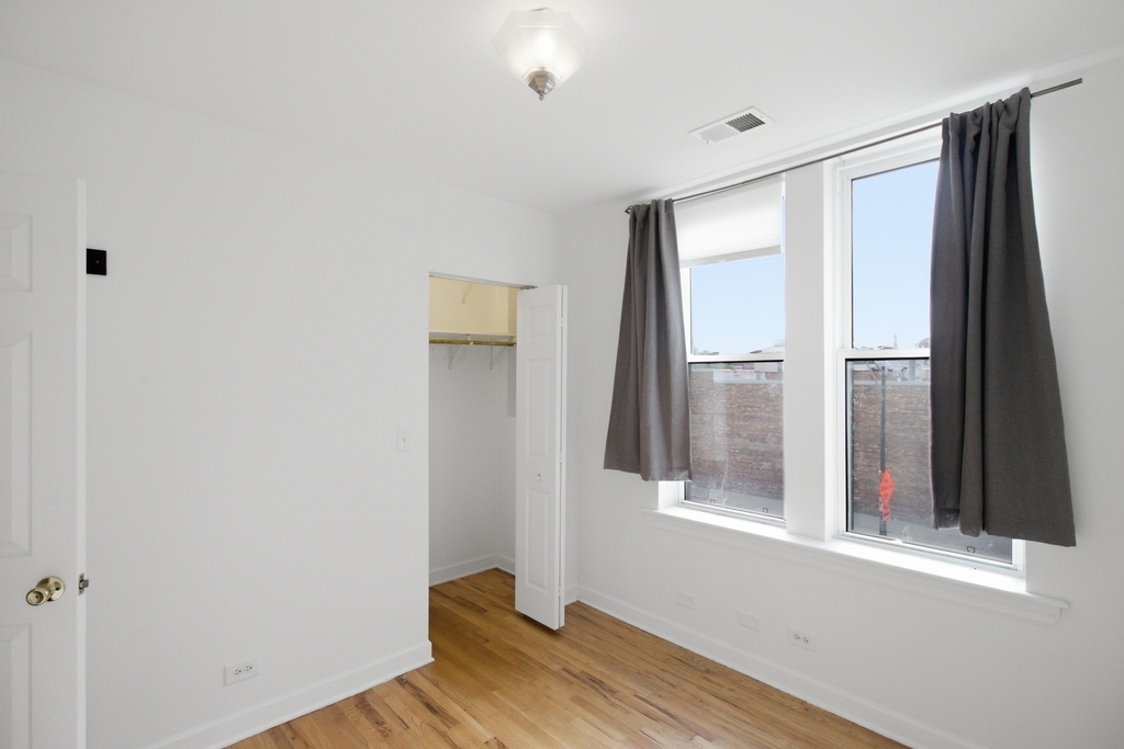 3760 W Fullerton Avenue - Photo 5