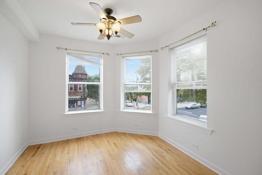3760 W Fullerton Avenue - Photo 3
