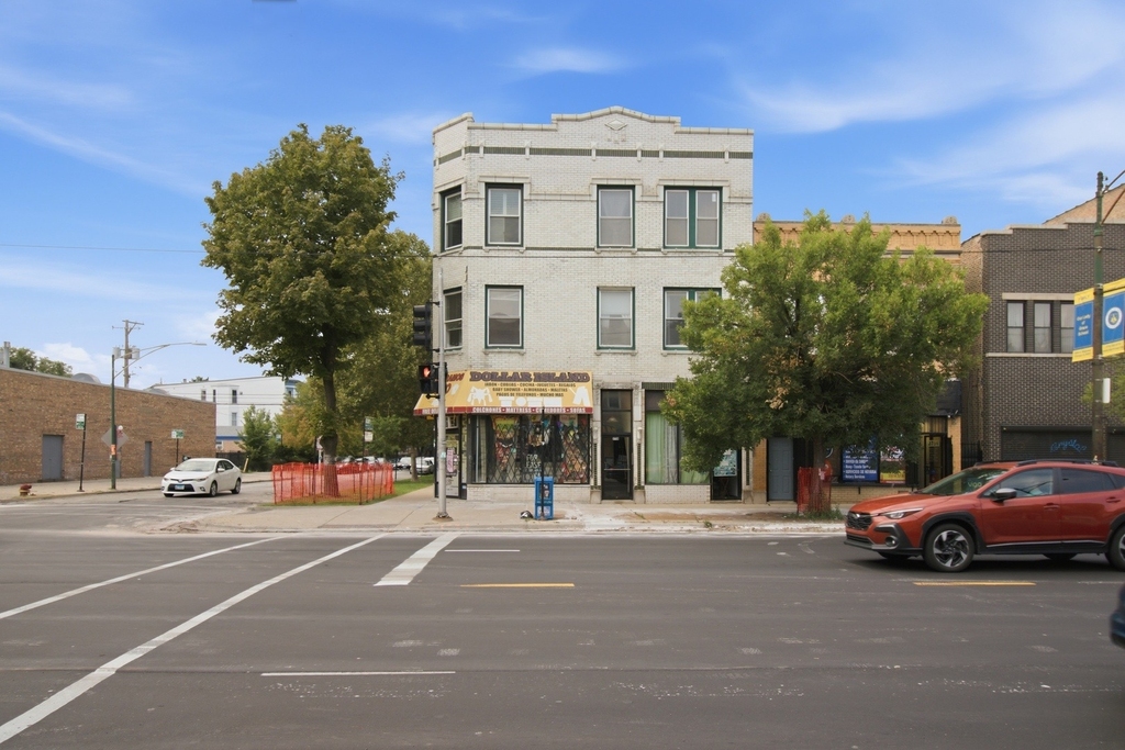 3760 W Fullerton Avenue - Photo 0