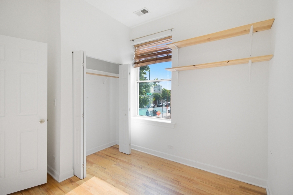 3760 W Fullerton Avenue - Photo 6