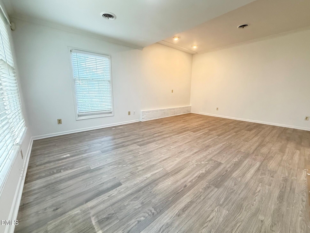 1421-a Lynn Road - Photo 4