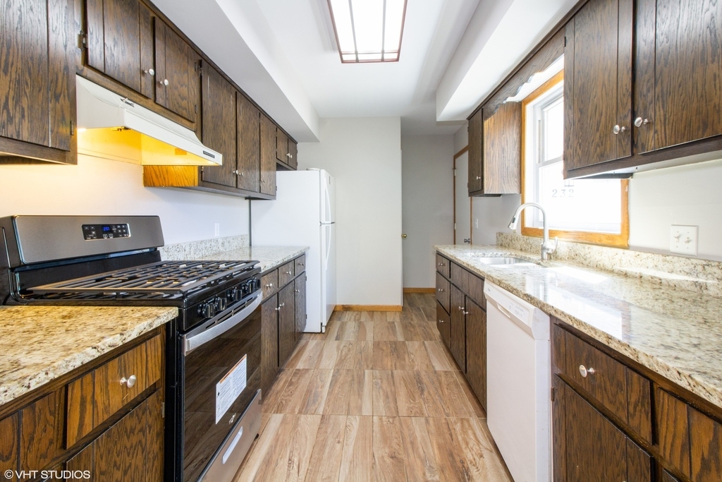 230 Maple Street - Photo 8