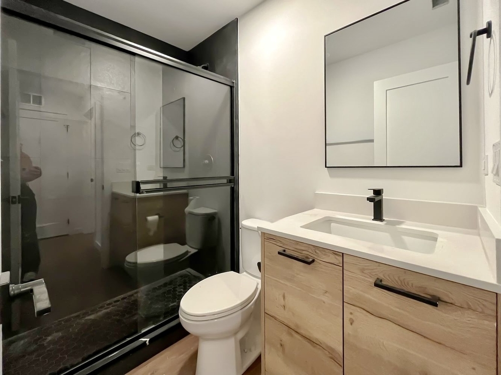 3710 N Kenmore Avenue - Photo 7