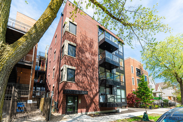 3710 N Kenmore Avenue - Photo 0
