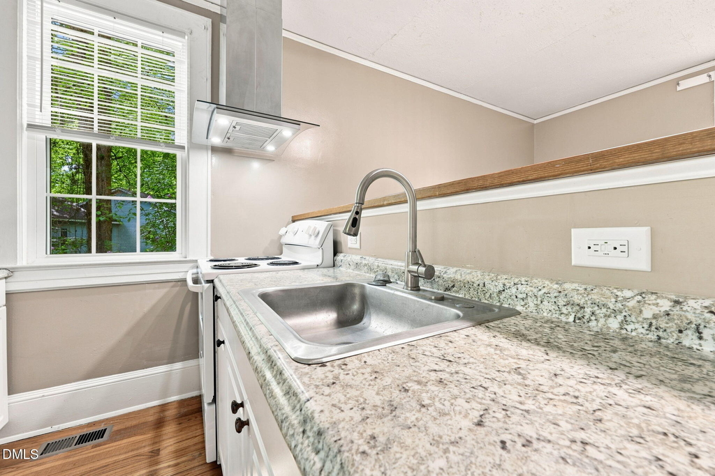 407 Coolidge Street - Photo 10