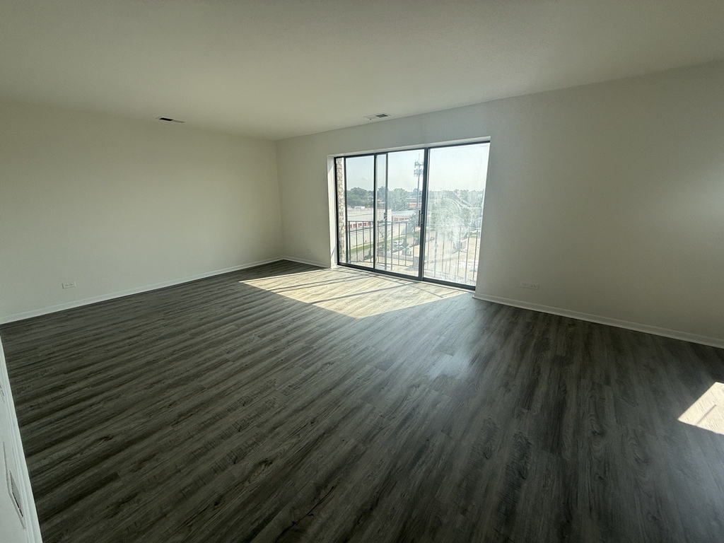 2300 N Harlem Avenue - Photo 2