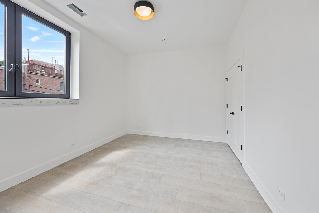 1313 W Taylor Street - Photo 12
