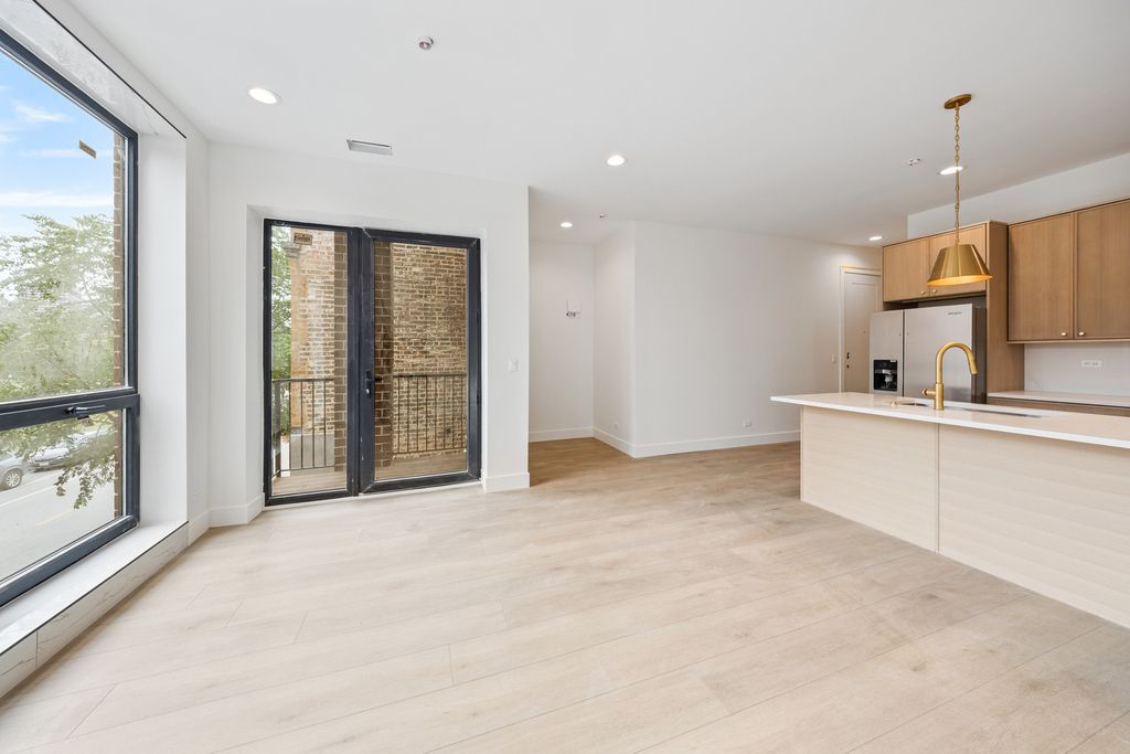 1313 W Taylor Street - Photo 3