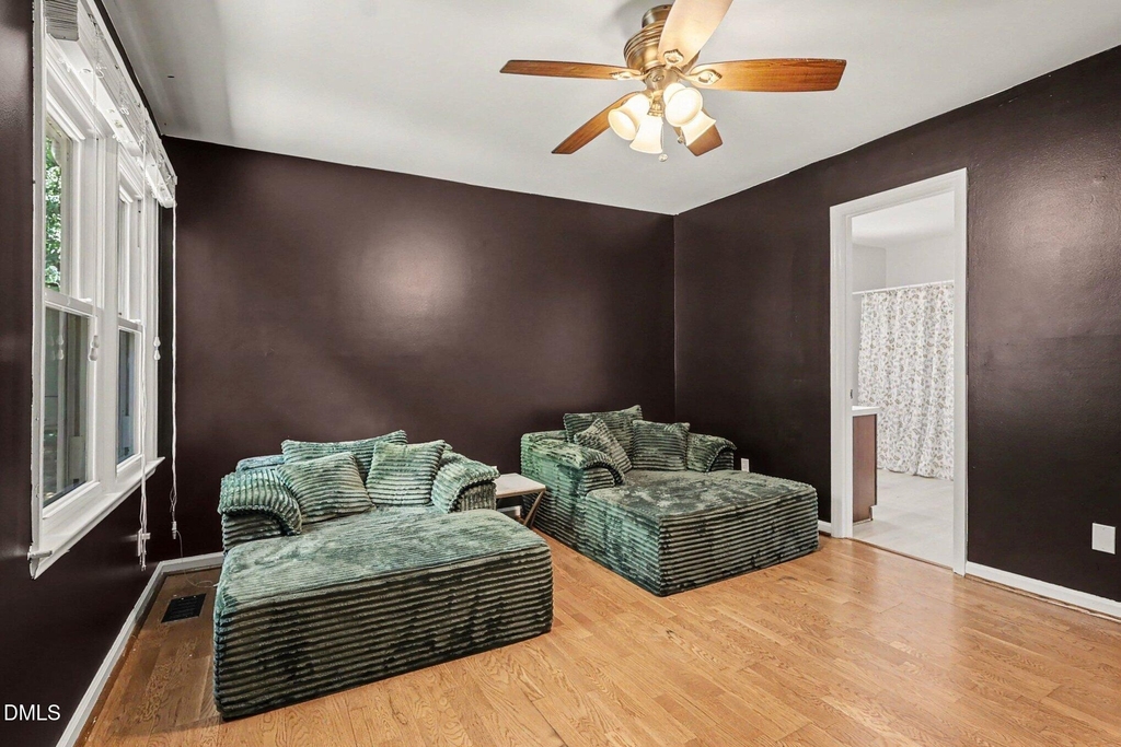 302 Hutchins Drive - Photo 15