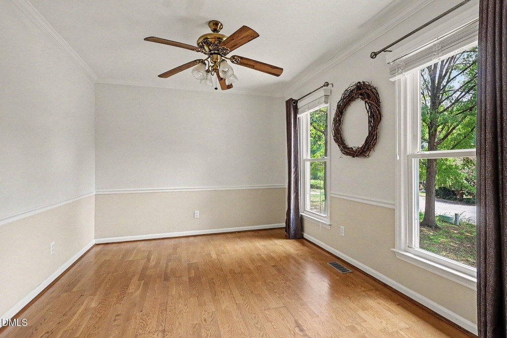 302 Hutchins Drive - Photo 9