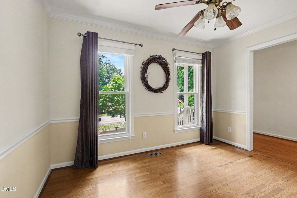 302 Hutchins Drive - Photo 8