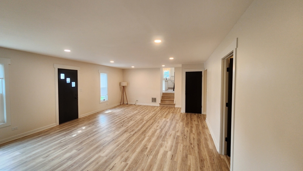 7749 Lyman Avenue - Photo 7