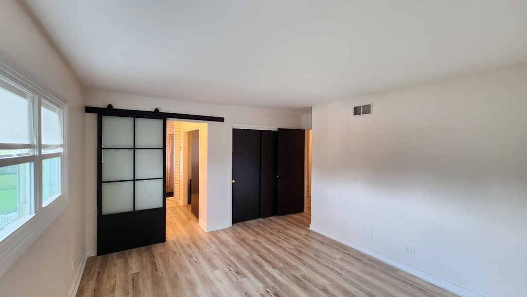 7749 Lyman Avenue - Photo 9