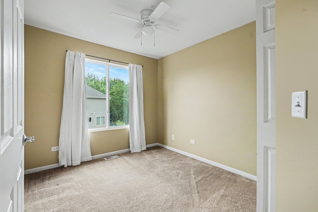 24617 Patriot Square Drive S - Photo 8