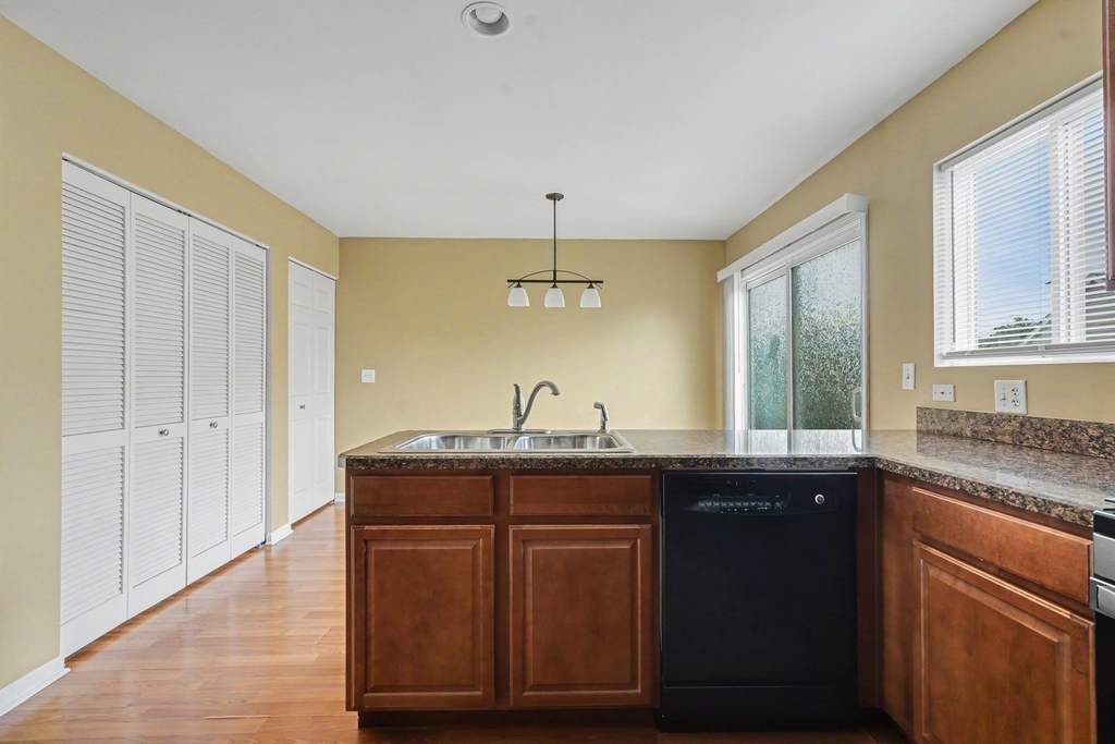24617 Patriot Square Drive S - Photo 3