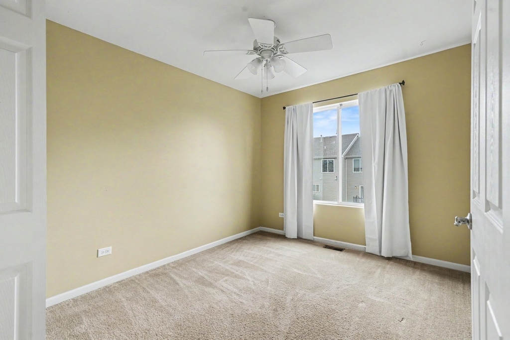 24617 Patriot Square Drive S - Photo 10