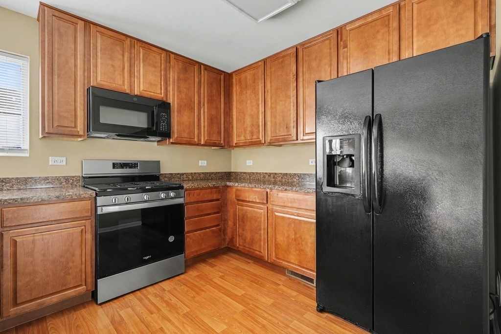 24617 Patriot Square Drive S - Photo 2