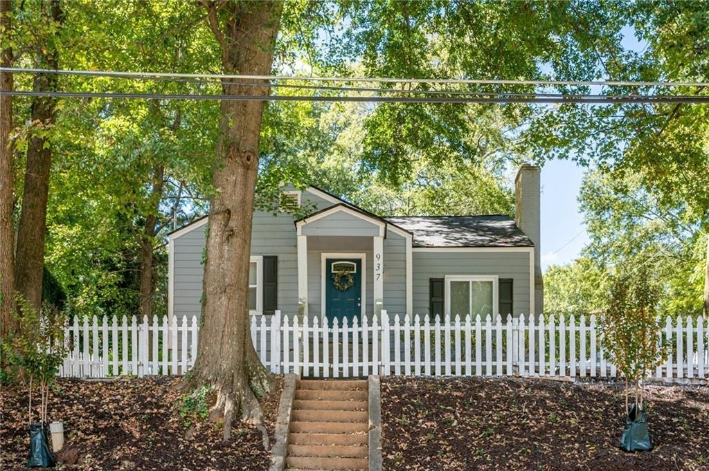 937 Lawton Street Sw - Photo 0