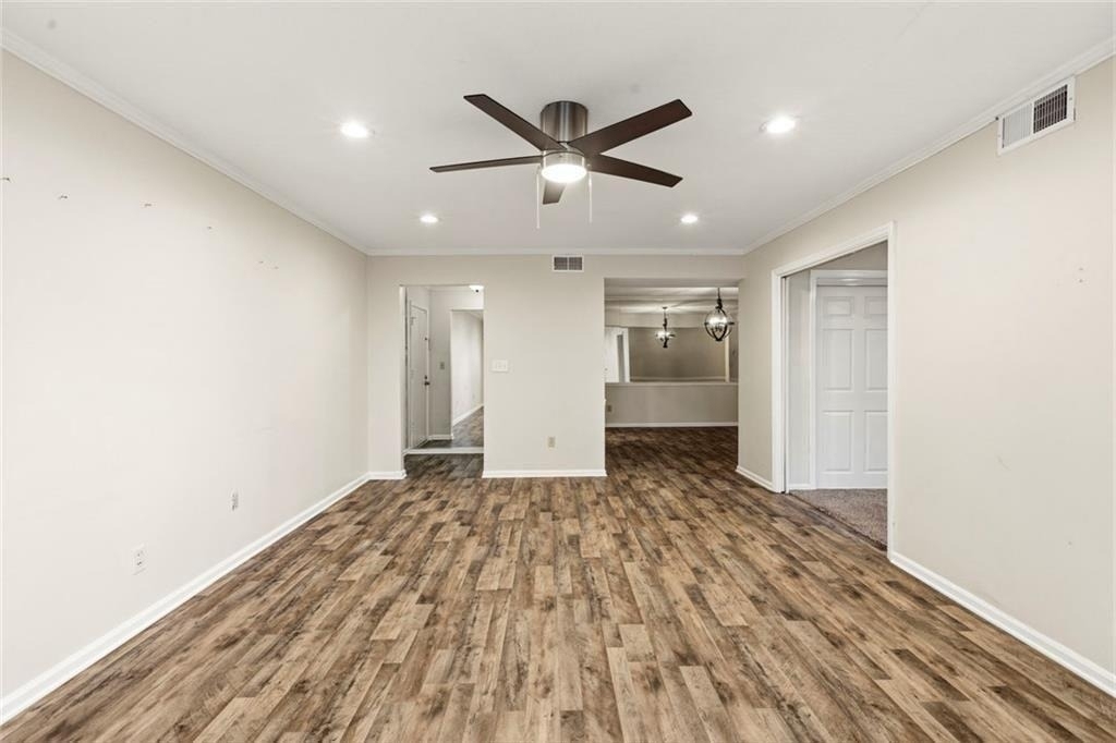 6851 Roswell Road - Photo 4