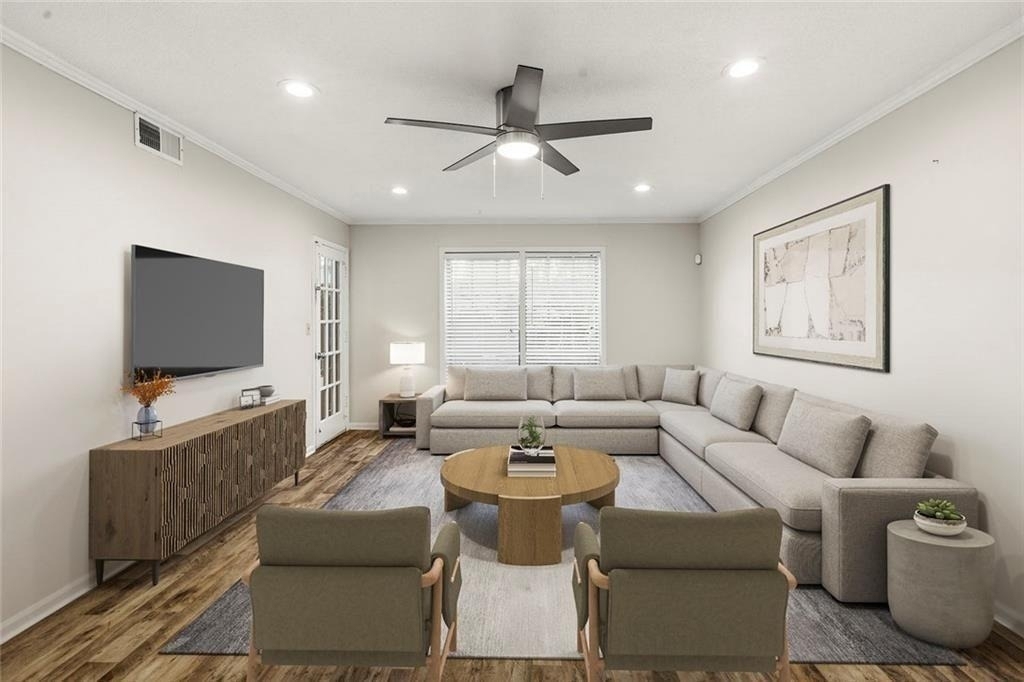6851 Roswell Road - Photo 2